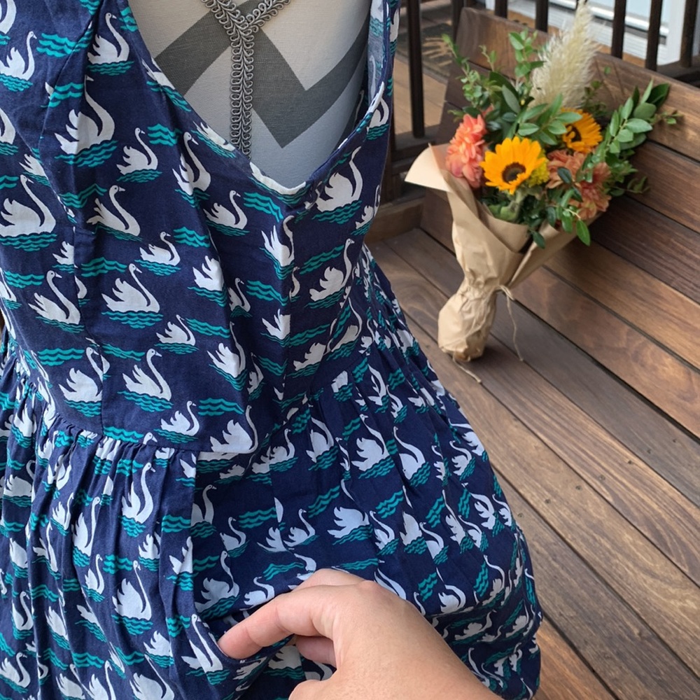 Fervour Swan Dress with POCKETS! XL - Picture 5 of 8
